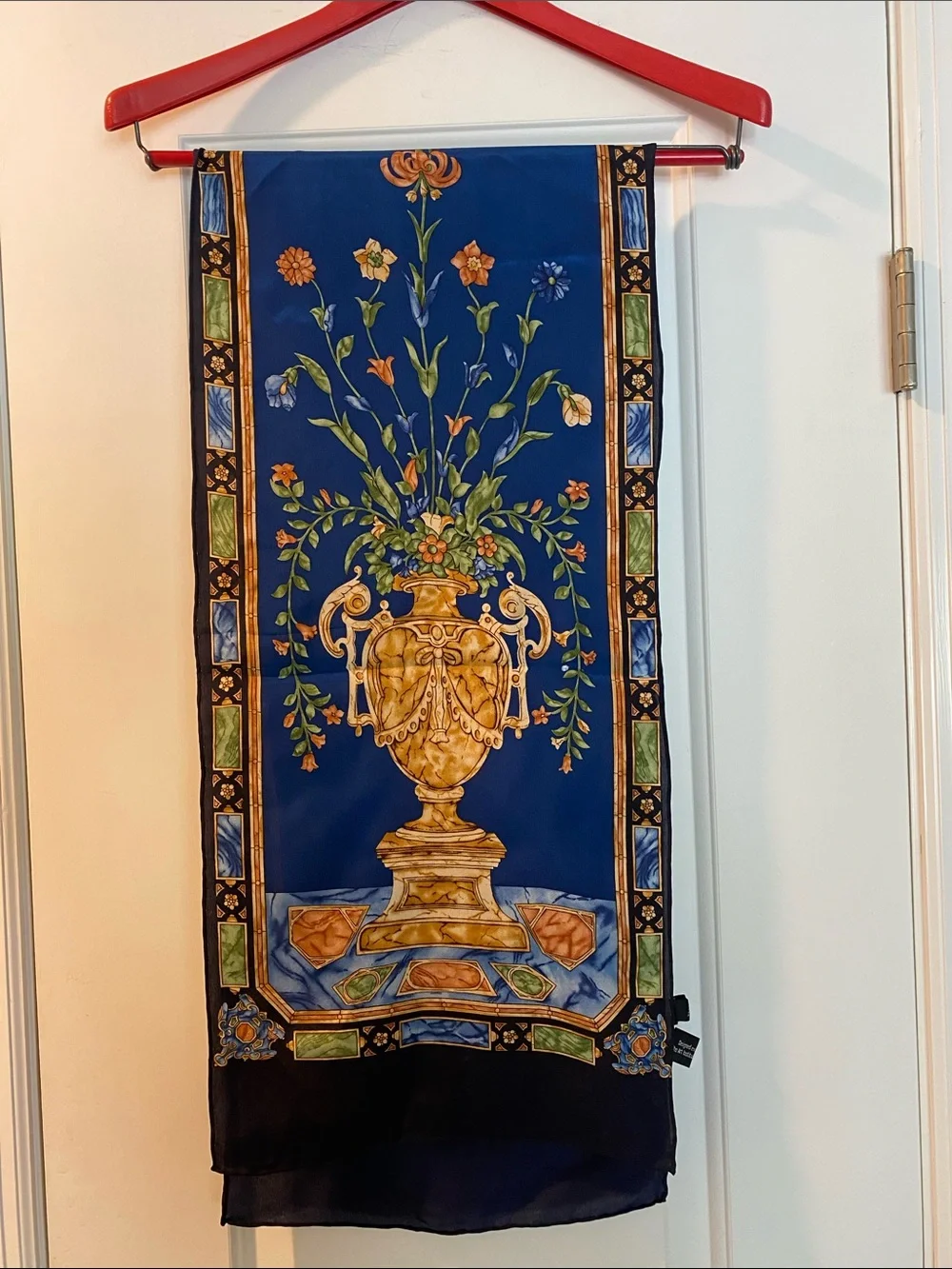 💯 Silk Hand Made Design Exclusively for The Art Institute Of Chicago Scarf NWOT
